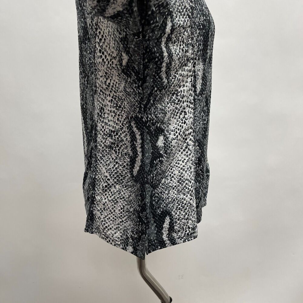 Erin London Women's Top Size Medium Black White Gray Snake Print - Picture 10 of 15
